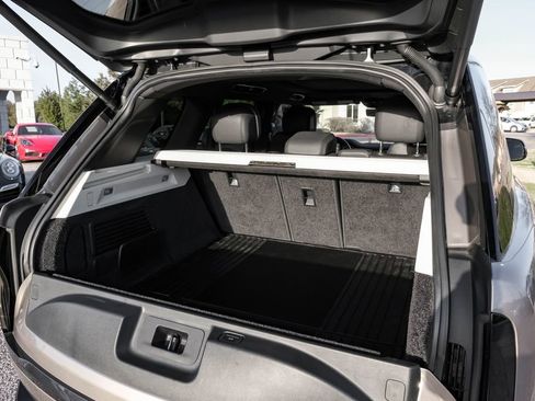 Used 2023 Land Rover Range Rover SE image 58