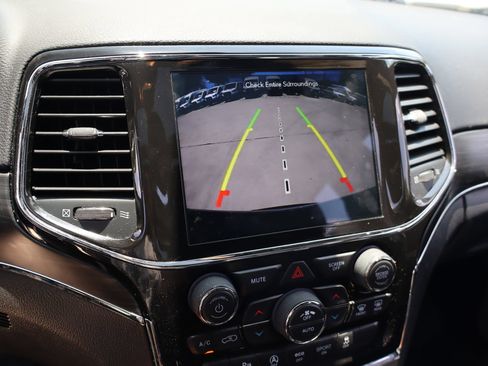 Used 2022 Jeep Grand Cherokee Limited w/ Tech Group RWD image 22