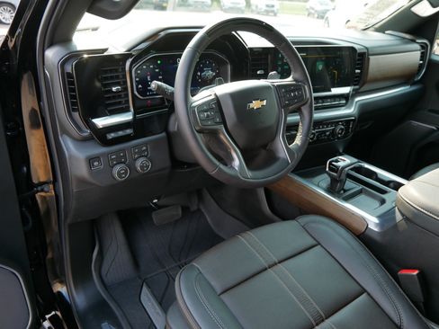 Used 2026 Chevrolet Silverado 1500 High Country AWD/4WD image 23