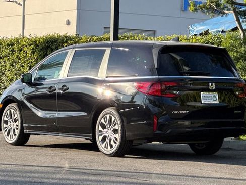 New 2026 Honda Odyssey Touring image 6