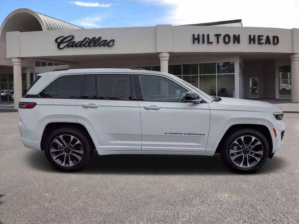 Used 2023 Jeep Grand Cherokee Overland w/ Adv Protech Group III AWD/4WD image 2