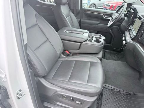 Used 2026 GMC Sierra 1500 SLT image 27