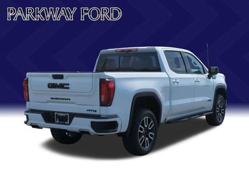 Used 2025 GMC Sierra 1500 AT4 w/ AT4 Premium Package image 5