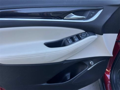 Certified 2024 Buick Enclave Essence image 13