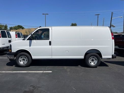 New 2025 Chevrolet Express 2500 w/ Driver Convenience Package image 4