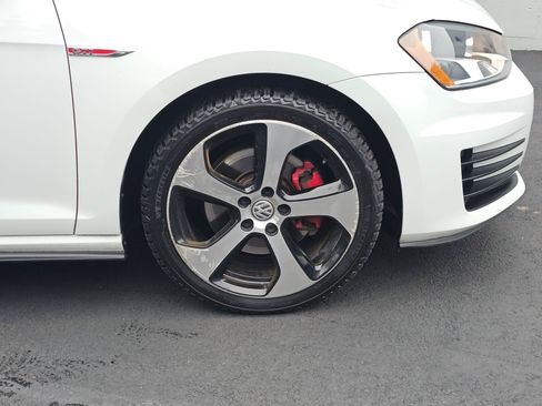 Used 2017 Volkswagen GTI S FWD image 9