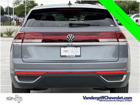 Used 2024 Volkswagen Atlas Cross Sport SE FWD image 5