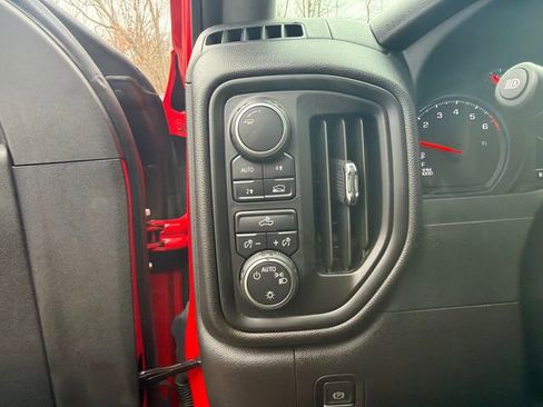 Used 2023 Chevrolet Silverado 1500 Custom image 26