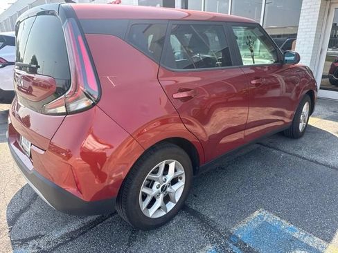 Certified 2023 Kia Soul LX w/ LX Technology Package FWD image 7
