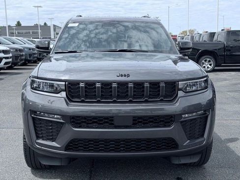 New 2026 Jeep Grand Cherokee L Limited w/ Limited Altitude Package AWD/4WD image 2