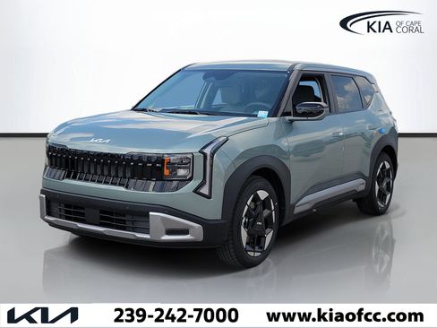 New 2027 Kia Seltos S FWD image 3