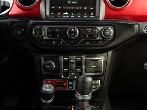 Used 2023 Jeep Gladiator Rubicon w/ Cold Weather Group image 31