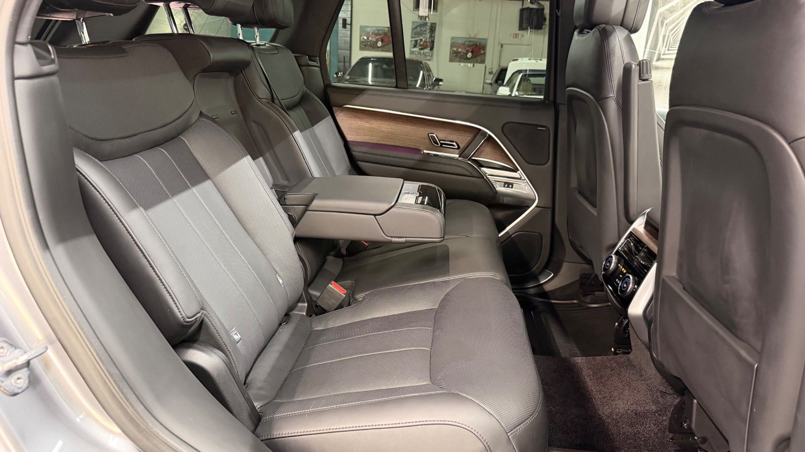 Used 2023 Land Rover Range Rover SE AWD/4WD image 36