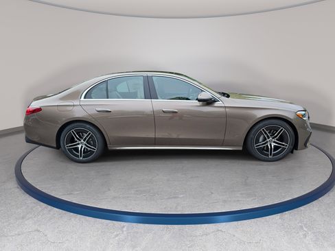 New 2026 Mercedes-Benz E 350 4MATIC Sedan image 4