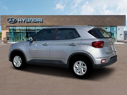New 2026 Hyundai Venue SE image 4