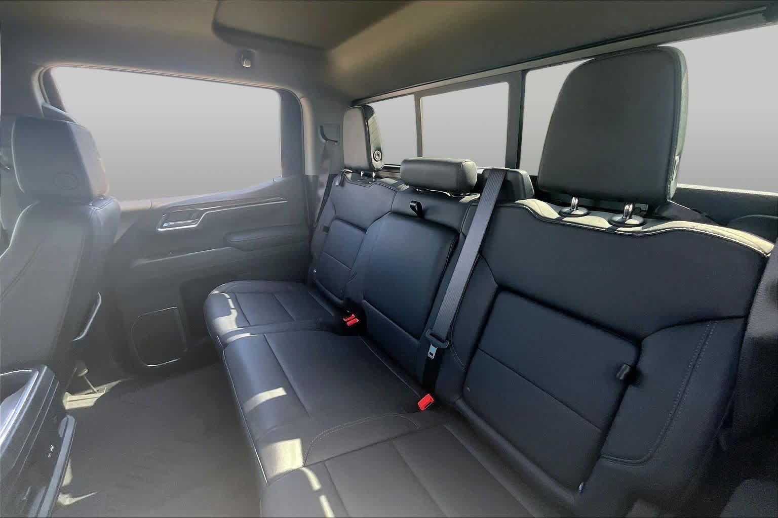 Used 2026 Chevrolet Silverado 1500 LT Trail Boss w/ Convenience Package II AWD/4WD image 19