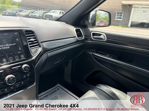 Used 2021 Jeep Grand Cherokee Limited AWD/4WD image 9