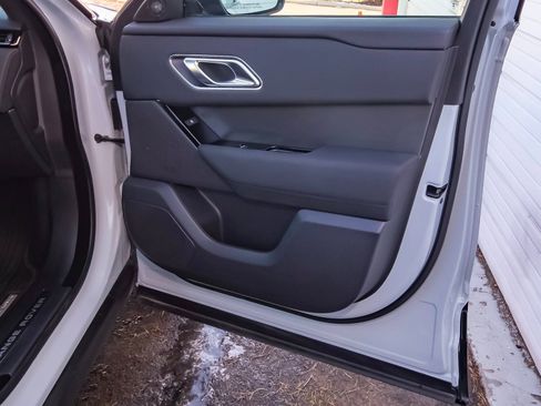 Used 2025 Land Rover Range Rover Velar Dynamic SE image 39