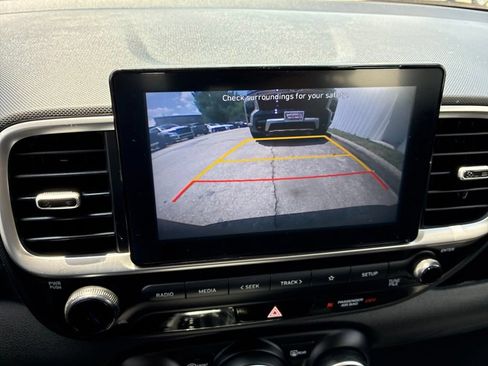 Used 2020 Hyundai Venue SEL w/ Convenience Package FWD image 25