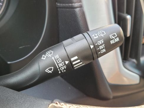 Used 2024 GMC Terrain SLT w/ Elevation Edition FWD image 36