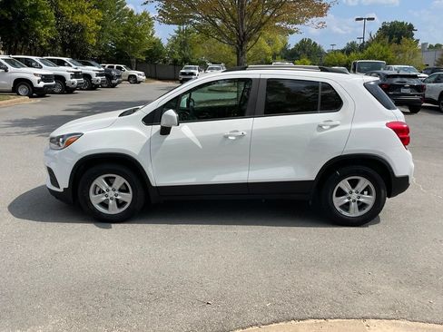 Used 2022 Chevrolet Trax LT FWD image 4