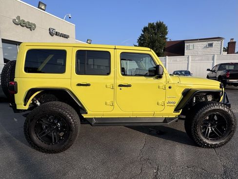 Certified 2022 Jeep Wrangler Unlimited Sahara w/ LED Lighting Group image 9