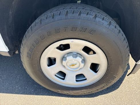 Used 2022 Chevrolet Colorado W/T RWD image 29
