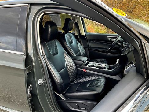 Used 2024 Ford Edge Titanium image 7