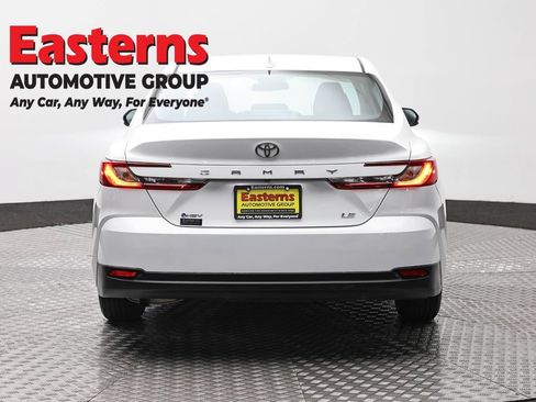 Used 2025 Toyota Camry LE FWD image 6