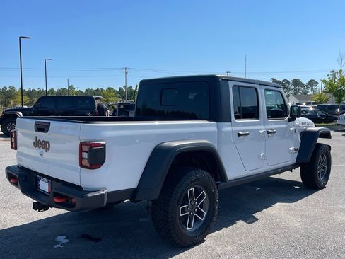 Used 2025 Jeep Gladiator Mojave w/ Convenience Group AWD/4WD image 22