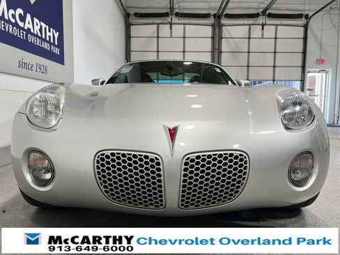 Used 2006 Pontiac Solstice Convertible w/ Premium Package image 10