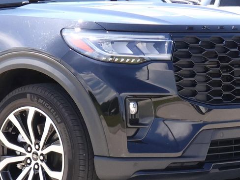 Used 2025 Ford Explorer ST-Line image 9