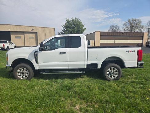 Used 2024 Ford F250 XLT AWD/4WD image 8