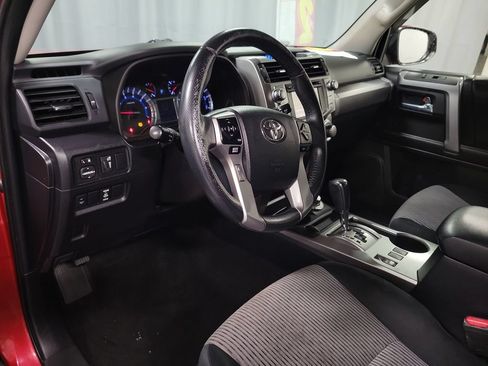 Used 2017 Toyota 4Runner SR5 AWD/4WD image 13
