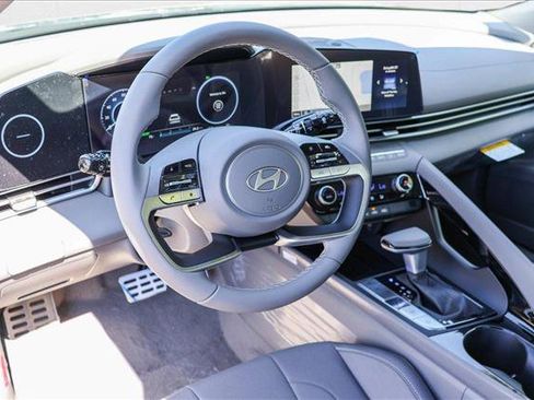New 2025 Hyundai Elantra SEL image 10