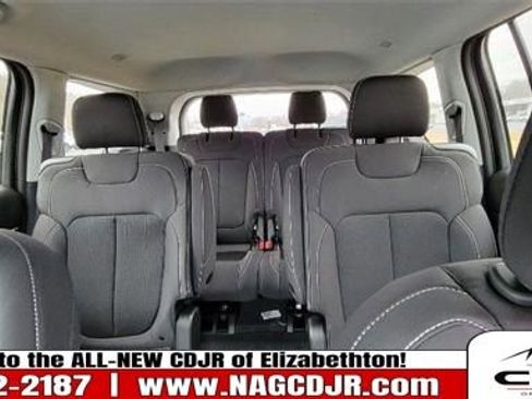 New 2022 Jeep Grand Cherokee L Laredo w/ Luxury Tech Group I image 10