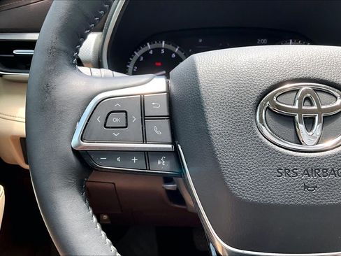 Used 2021 Toyota Highlander Platinum FWD image 22
