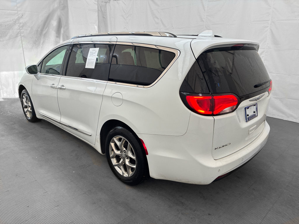 Used 2019 Chrysler Pacifica Limited FWD image 4