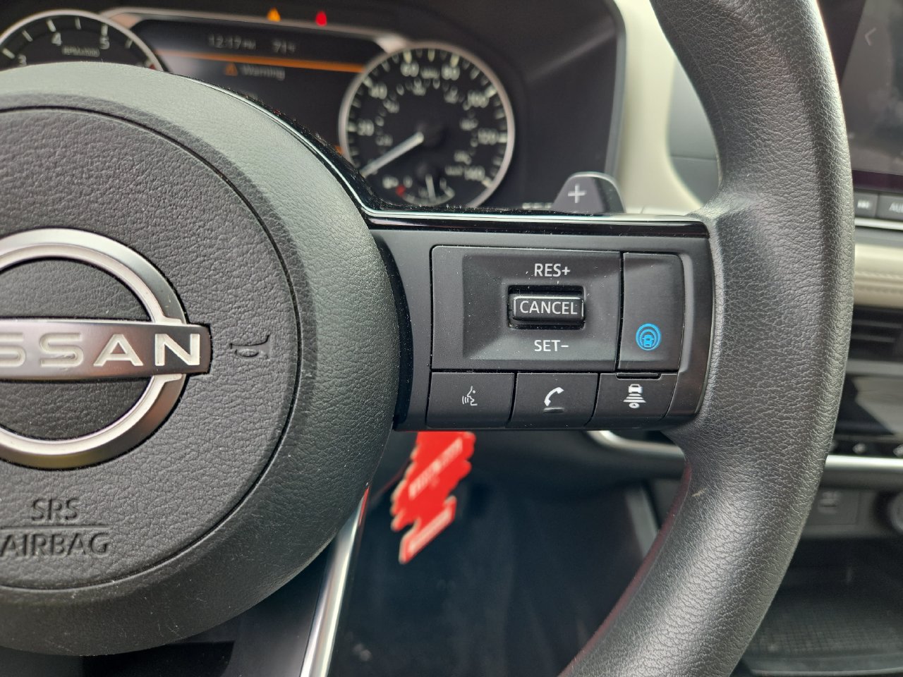 Used 2023 Nissan Rogue SV AWD/4WD image 13