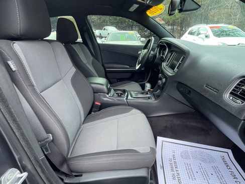 Used 2016 Dodge Charger SXT image 30