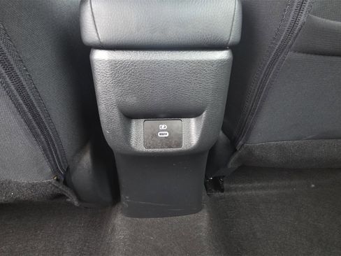 Used 2023 Nissan Versa SR w/ Trunk Package image 21