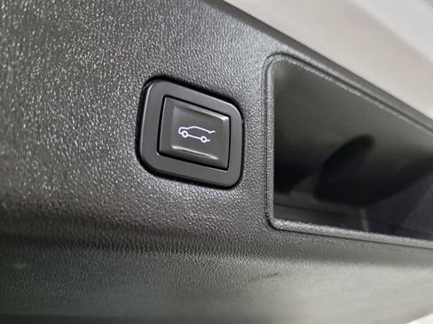 Used 2019 GMC Terrain SLT w/ Preferred Package image 50