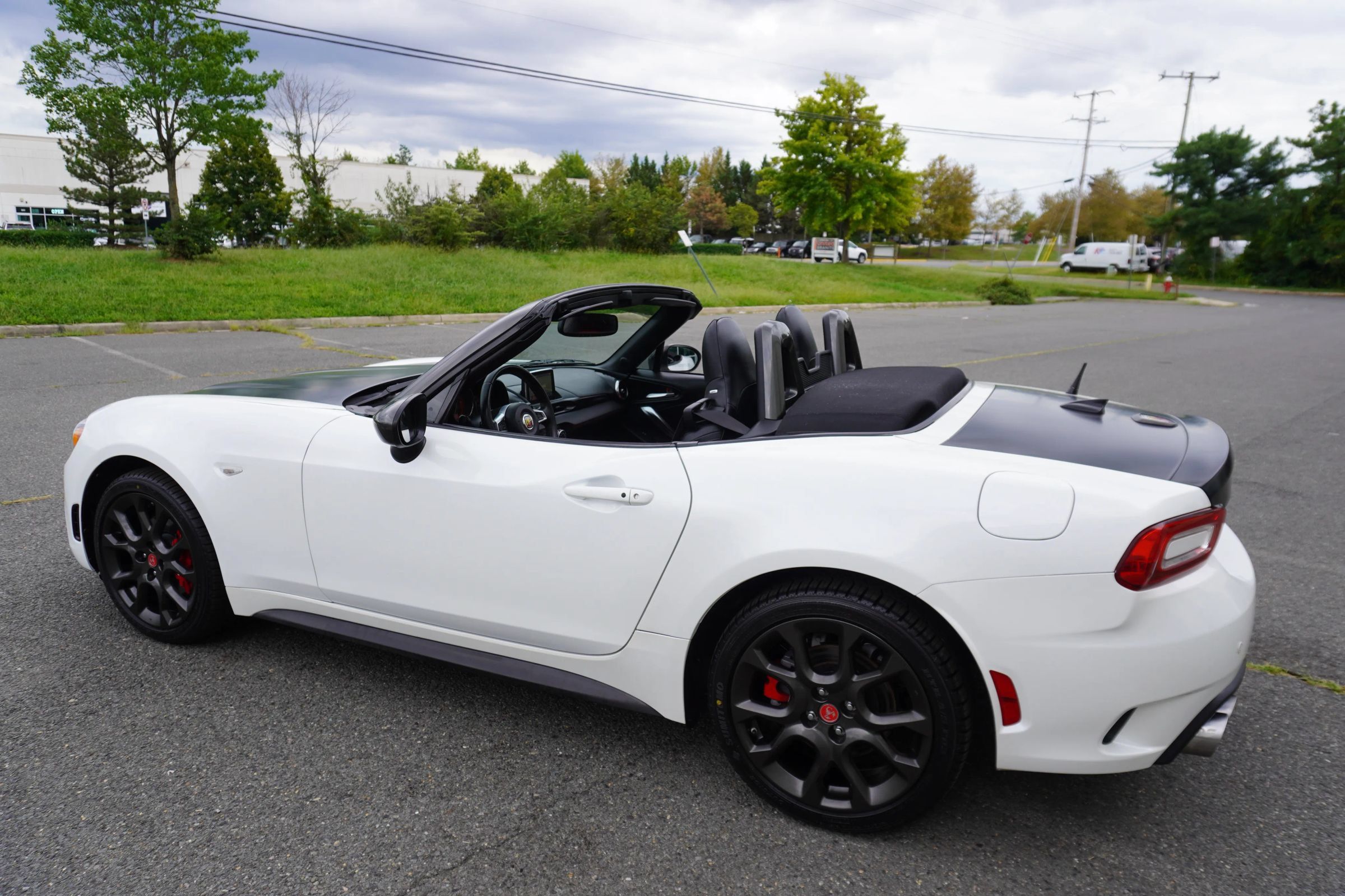 Used 2018 FIAT 124 Spider Abarth w/ Convenience Group RWD image 22