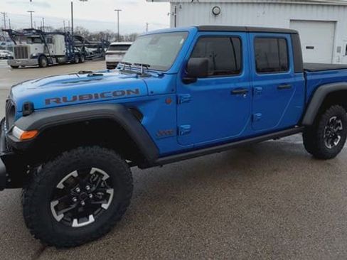 Used 2024 Jeep Gladiator Rubicon w/ Technology Group image 4