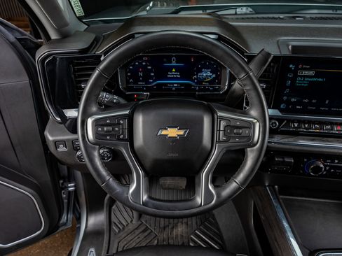 Used 2024 Chevrolet Silverado 2500 LTZ w/ LTZ Convenience Package image 19