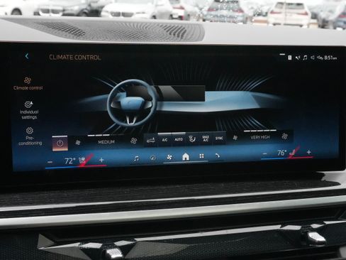 Used 2025 BMW X7 xDrive40i w/ Executive Package image 24