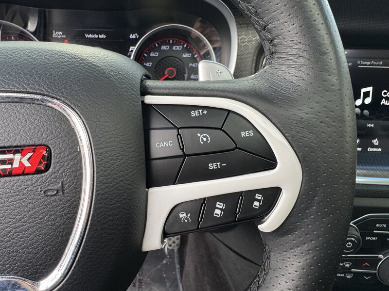 Used 2018 Dodge Charger R/T Scat Pack w/ Dynamics Package RWD image 30