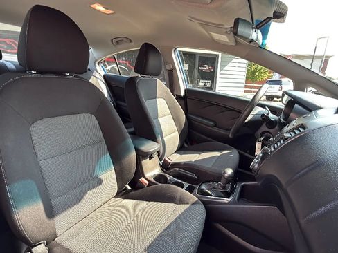 Used 2018 Kia Forte LX FWD image 28