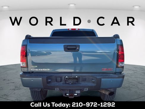 Used 2012 GMC Sierra 2500 Denali w/ Suspension Package, Off-Road AWD/4WD image 9