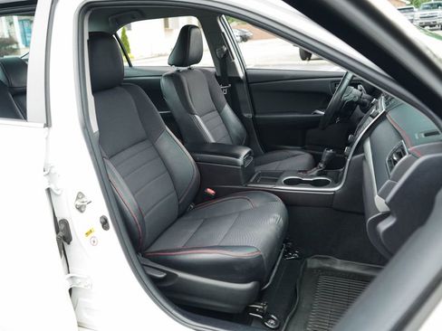 Used 2017 Toyota Camry SE FWD image 12